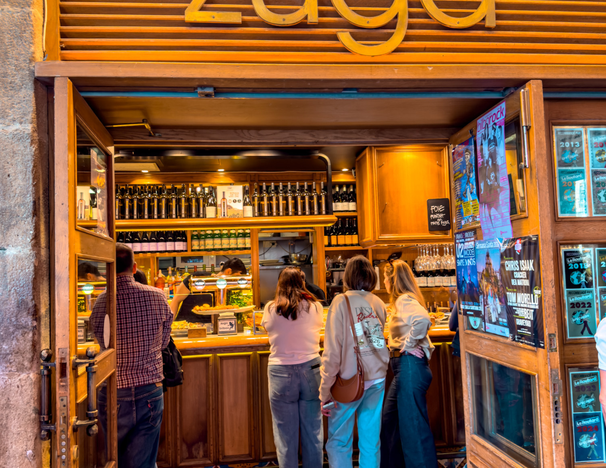 Bilbao Travel Guide (10).png